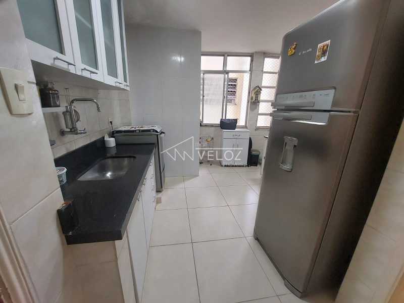 Apartamento à venda com 2 quartos, 70m² - Foto 12