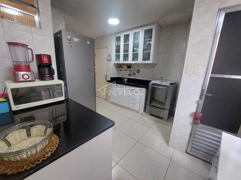 Apartamento à venda com 2 quartos, 70m² - Foto 14