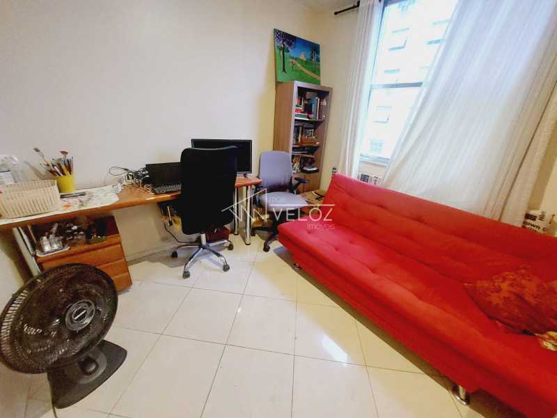 Apartamento à venda com 2 quartos, 70m² - Foto 9