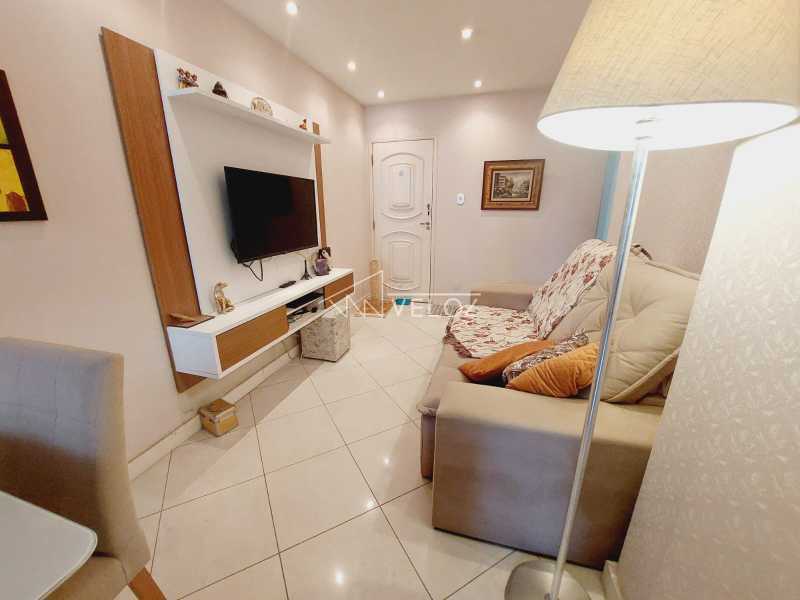 Apartamento à venda com 2 quartos, 70m² - Foto 3