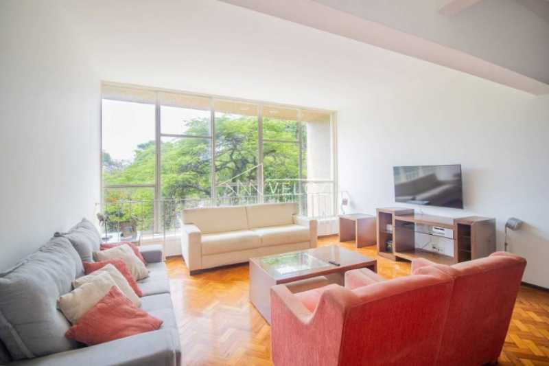 Apartamento à venda com 3 quartos, 318m² - Foto 2