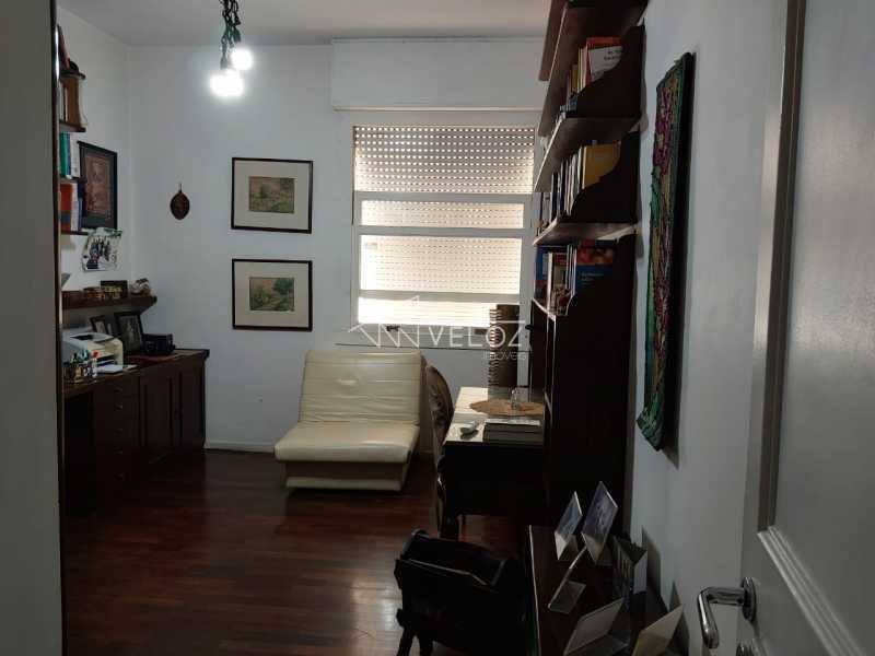 Apartamento à venda com 4 quartos, 206m² - Foto 9