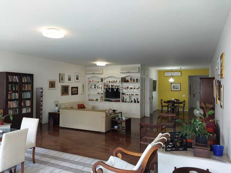 Apartamento à venda com 4 quartos, 206m² - Foto 4