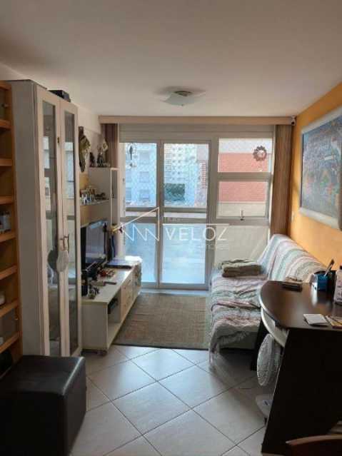 Apartamento à venda com 2 quartos, 70m² - Foto 2