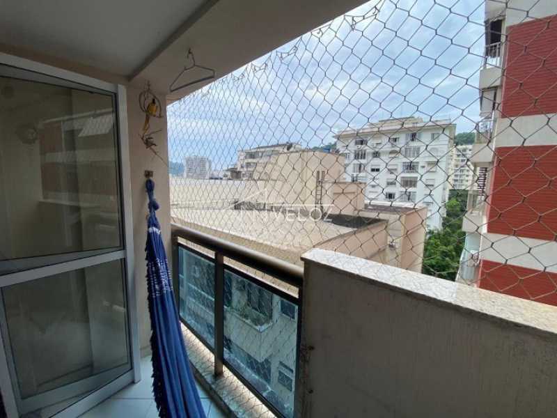 Apartamento à venda com 2 quartos, 70m² - Foto 3