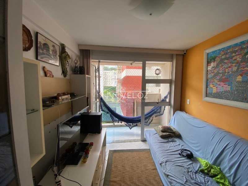 Apartamento à venda com 2 quartos, 70m² - Foto 1