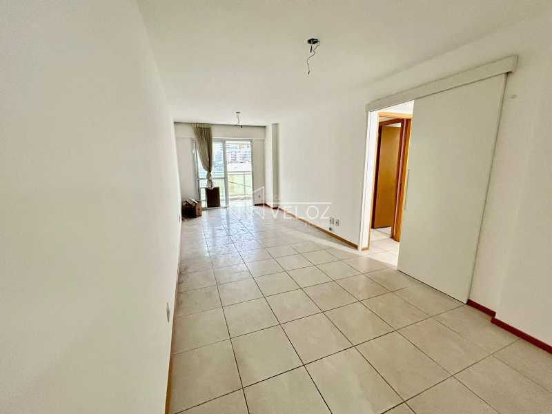 Apartamento à venda com 3 quartos, 126m² - Foto 2