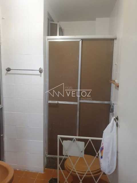 Apartamento à venda com 2 quartos, 70m² - Foto 3