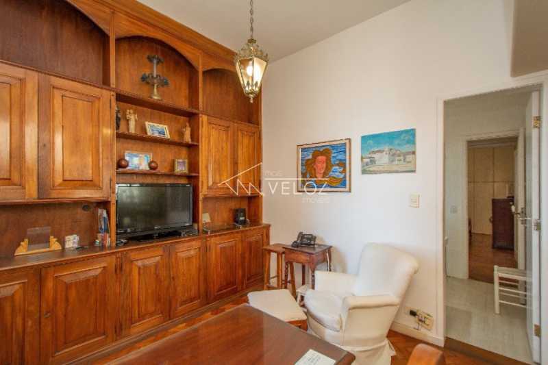 Apartamento à venda com 4 quartos, 219m² - Foto 18