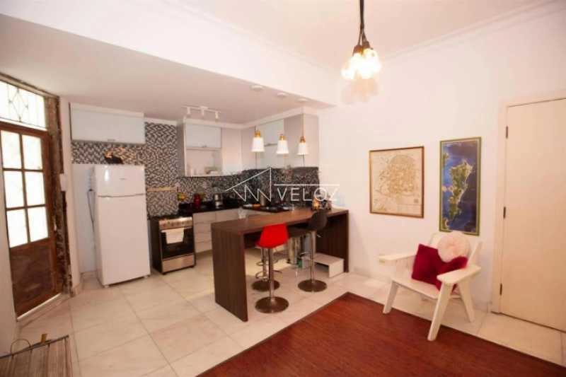 Apartamento à venda com 2 quartos, 63m² - Foto 2