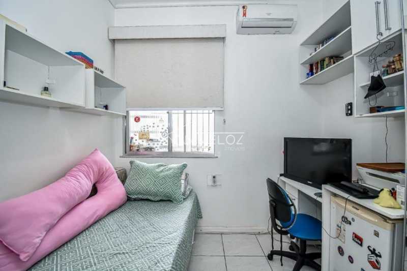 Apartamento à venda com 2 quartos, 67m² - Foto 9