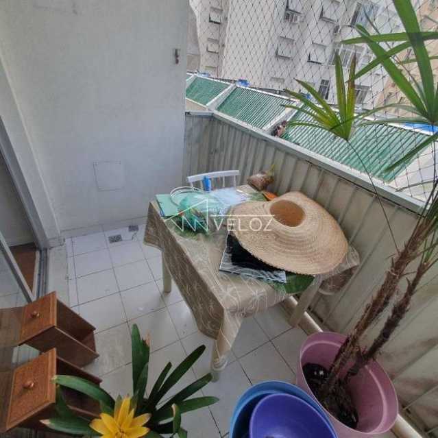 Apartamento à venda com 2 quartos, 70m² - Foto 3