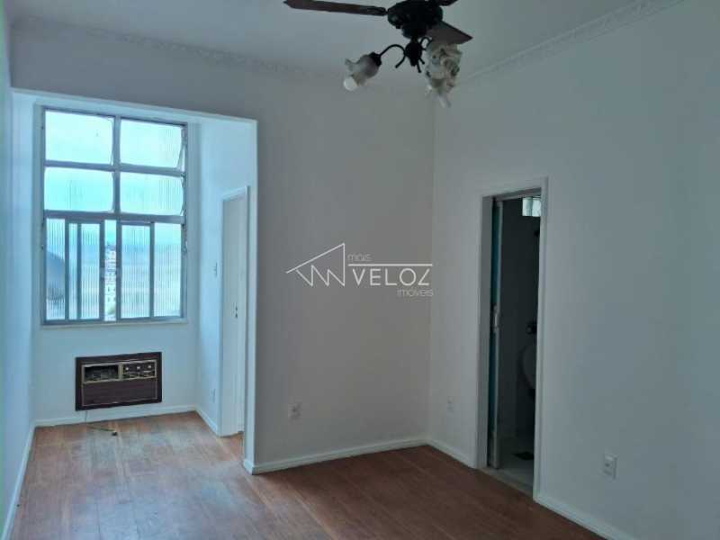 Apartamento à venda com 1 quarto, 34m² - Foto 2