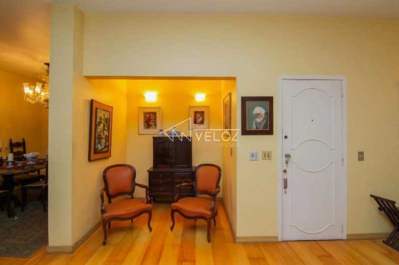 Apartamento à venda com 3 quartos, 201m² - Foto 3