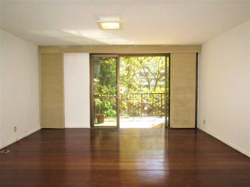 Apartamento à venda com 4 quartos, 161m² - Foto 2