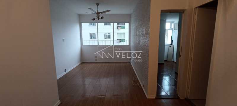 Apartamento à venda com 2 quartos, 76m² - Foto 1