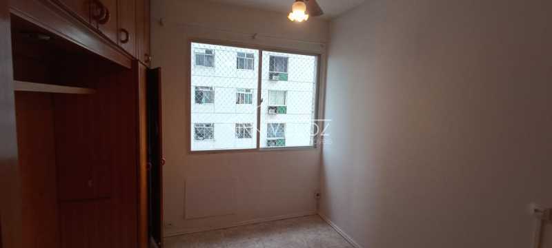 Apartamento à venda com 2 quartos, 76m² - Foto 13