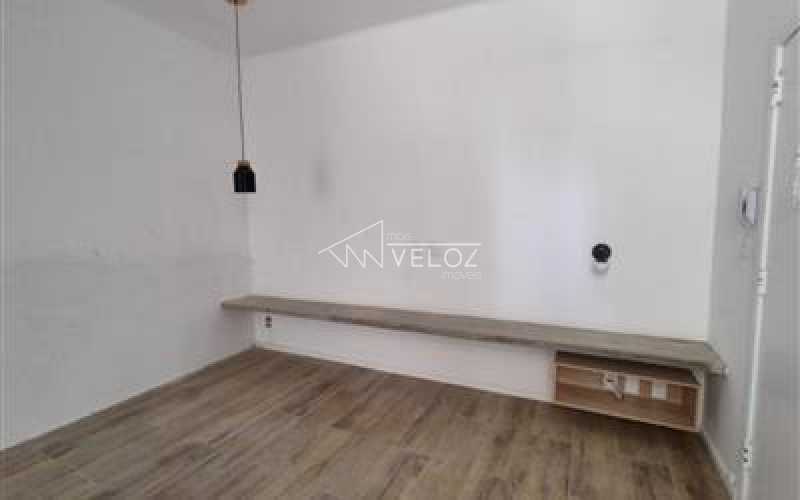 Apartamento à venda com 1 quarto, 60m² - Foto 2