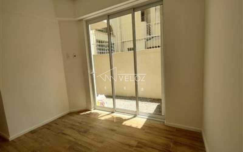 Apartamento à venda com 1 quarto, 60m² - Foto 14