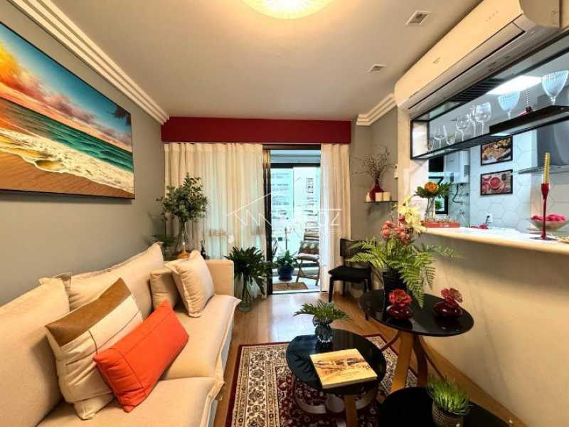 Apartamento à venda com 2 quartos, 77m² - Foto 1