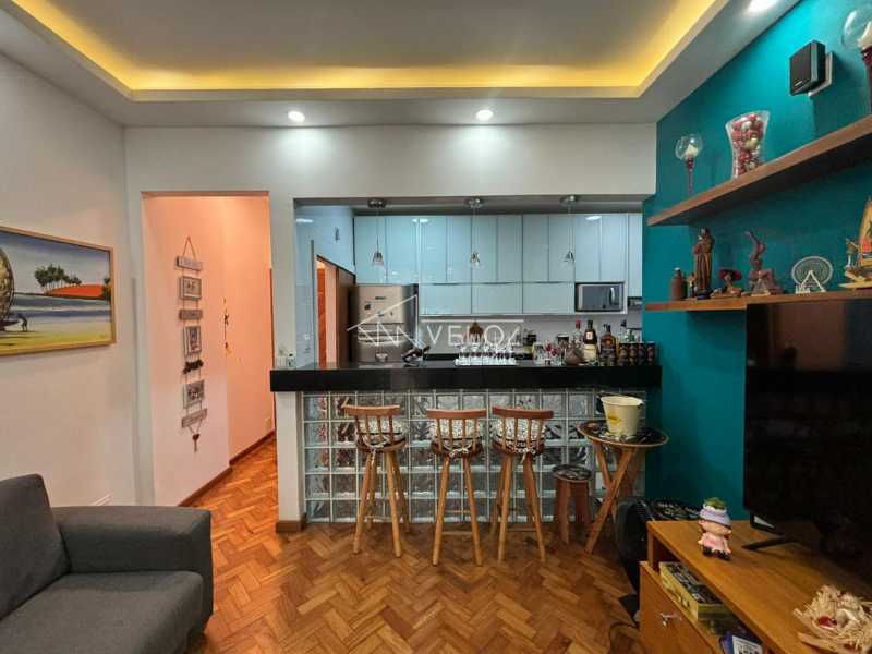 Apartamento à venda com 2 quartos, 63m² - Foto 3