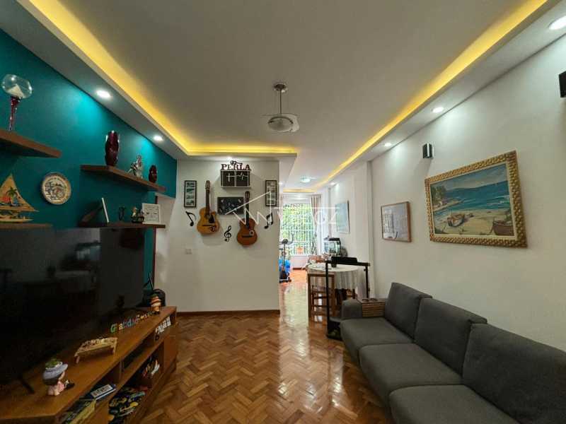 Apartamento à venda com 2 quartos, 63m² - Foto 2