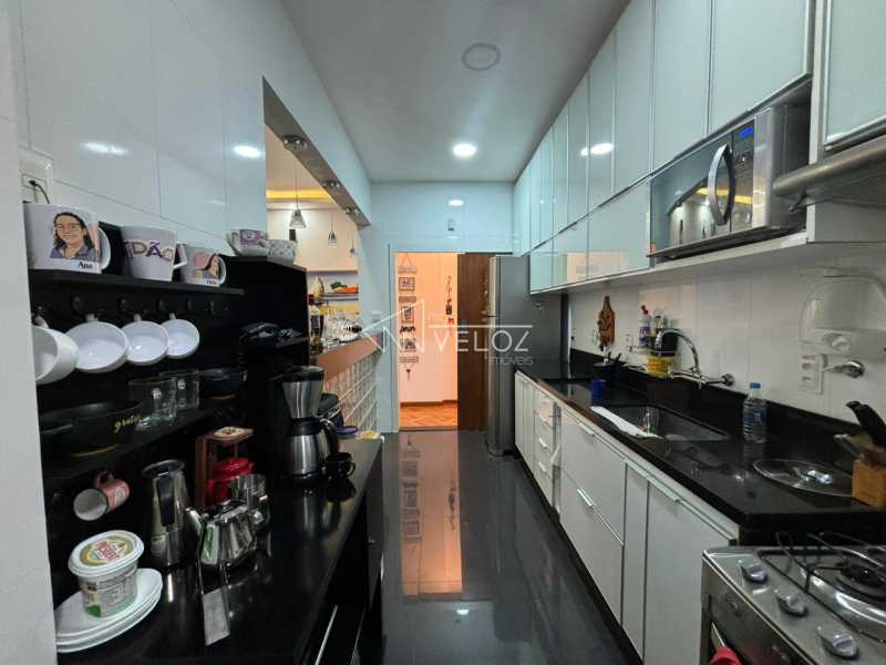 Apartamento à venda com 2 quartos, 63m² - Foto 23