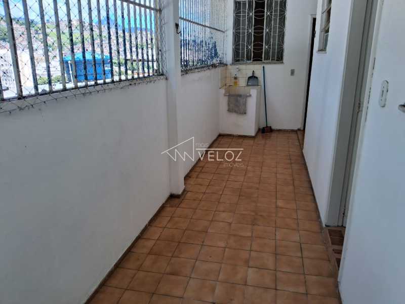 Apartamento à venda com 2 quartos, 42m² - Foto 2