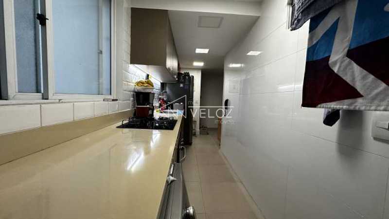 Apartamento à venda com 2 quartos, 68m² - Foto 30