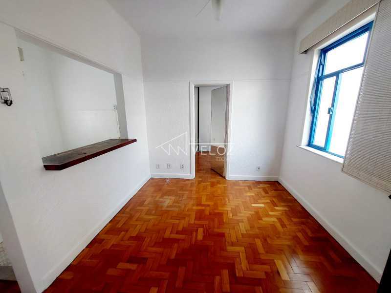 Apartamento à venda com 1 quarto, 39m² - Foto 2