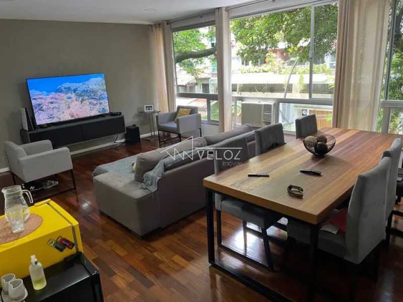 Apartamento à venda com 3 quartos, 130m² - Foto 2