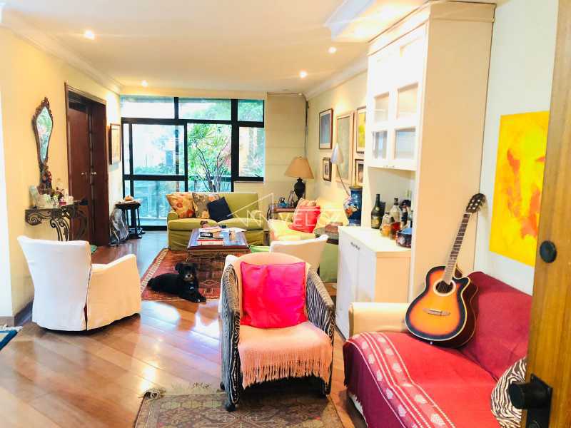 Apartamento à venda com 2 quartos, 151m² - Foto 4