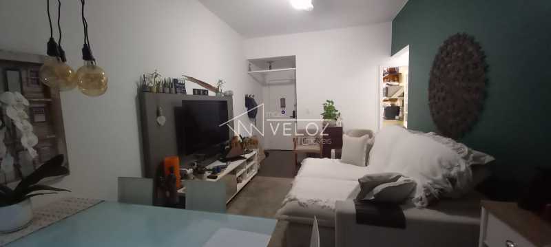 Apartamento à venda com 3 quartos, 106m² - Foto 2