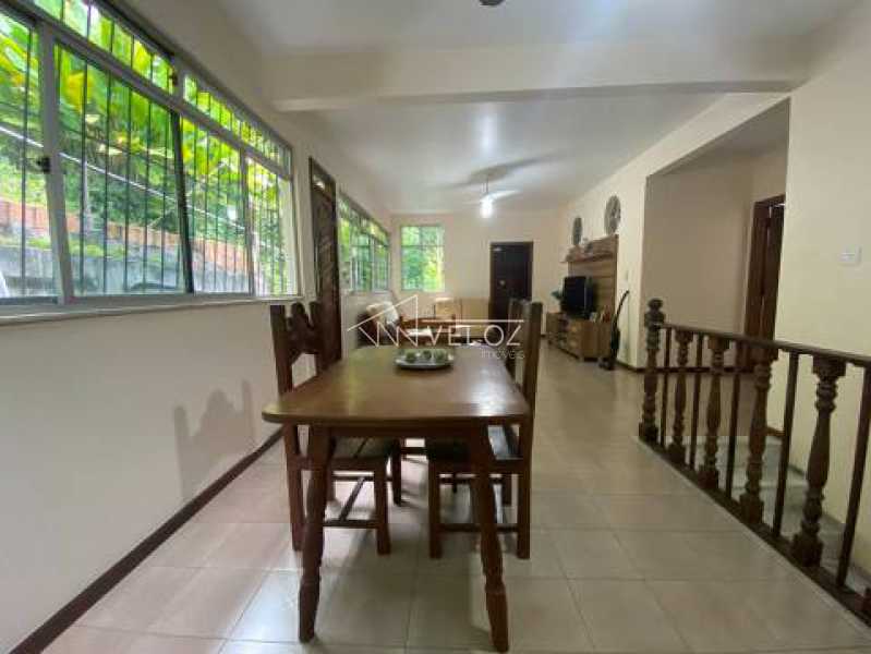 Casa à venda com 5 quartos, 440m² - Foto 17