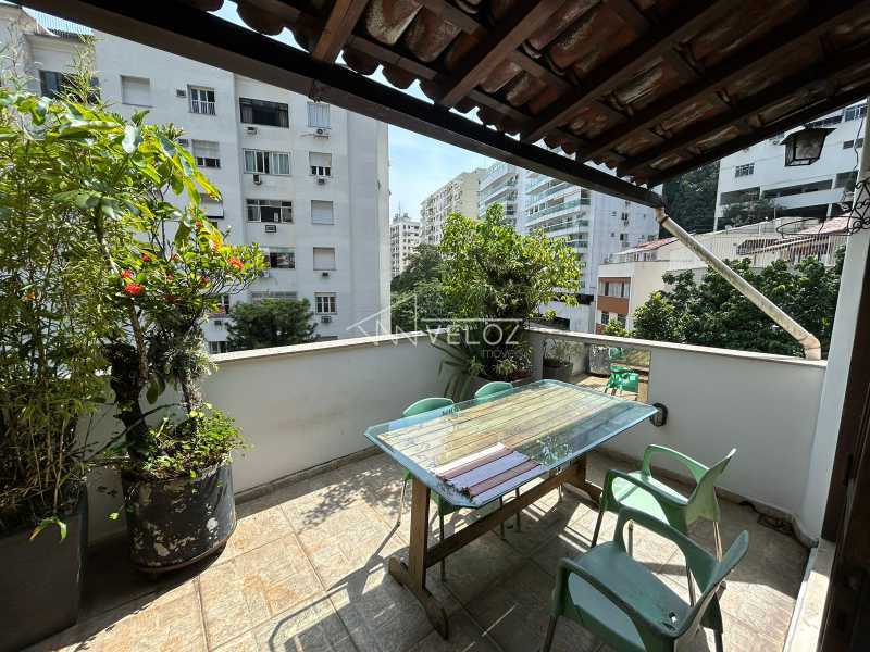 Apartamento à venda com 5 quartos, 268m² - Foto 2