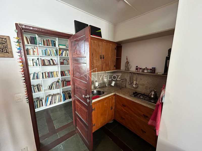 Apartamento à venda com 5 quartos, 268m² - Foto 17