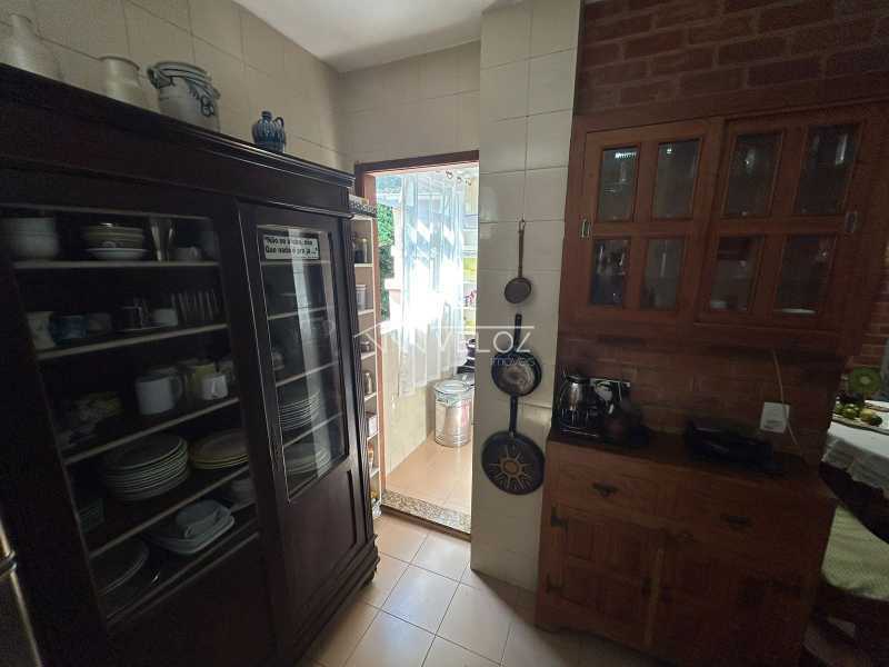 Apartamento à venda com 5 quartos, 268m² - Foto 32