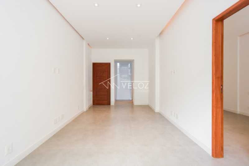 Apartamento à venda com 2 quartos, 65m² - Foto 2