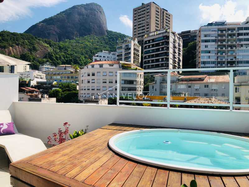 Cobertura à venda com 3 quartos, 216m² - Foto 2