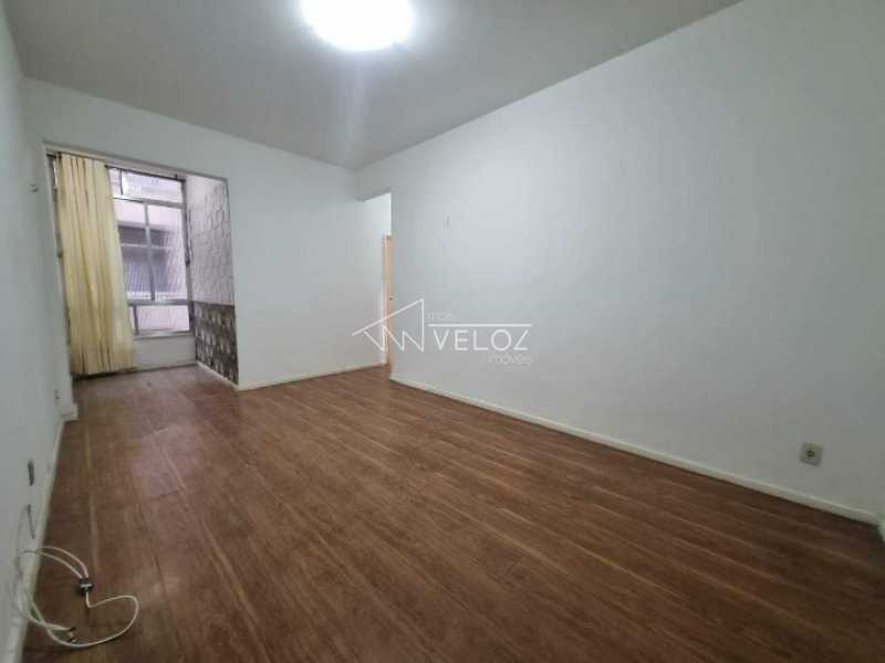 Apartamento à venda com 2 quartos, 64m² - Foto 1