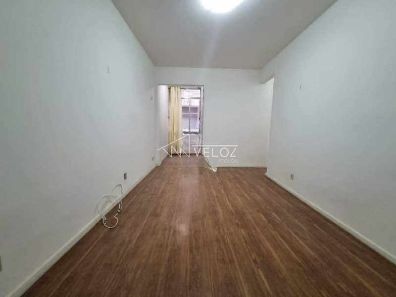 Apartamento à venda com 2 quartos, 64m² - Foto 4