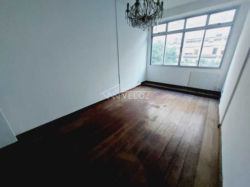 Apartamento à venda com 2 quartos, 77m² - Foto 1