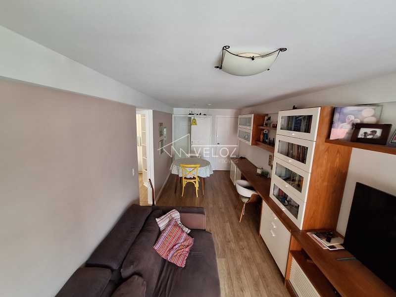 Apartamento à venda com 2 quartos, 61m² - Foto 2