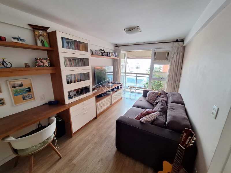 Apartamento à venda com 2 quartos, 61m² - Foto 1