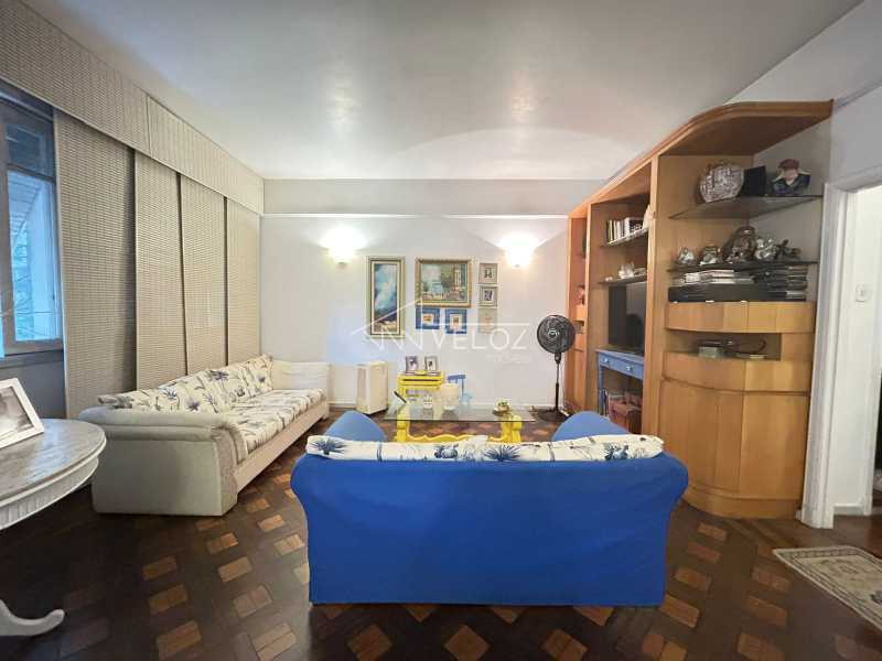 Apartamento à venda com 3 quartos, 210m² - Foto 5