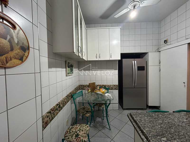 Apartamento à venda com 3 quartos, 210m² - Foto 11