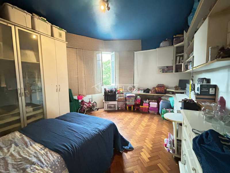 Apartamento à venda com 3 quartos, 210m² - Foto 23