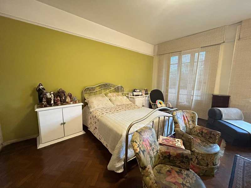 Apartamento à venda com 3 quartos, 210m² - Foto 25