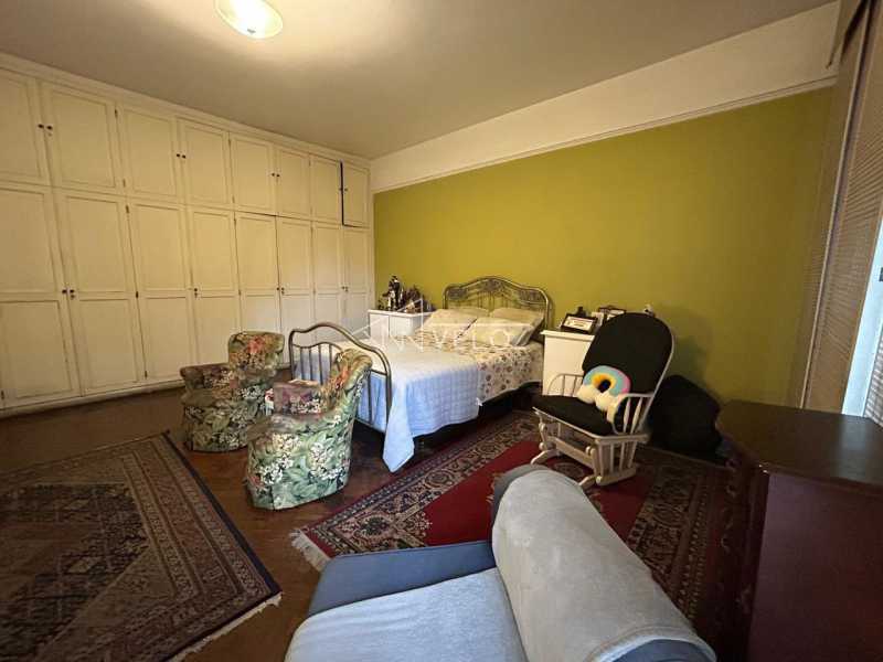 Apartamento à venda com 3 quartos, 210m² - Foto 27