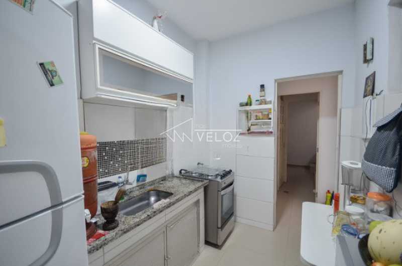 Apartamento à venda com 2 quartos, 80m² - Foto 13